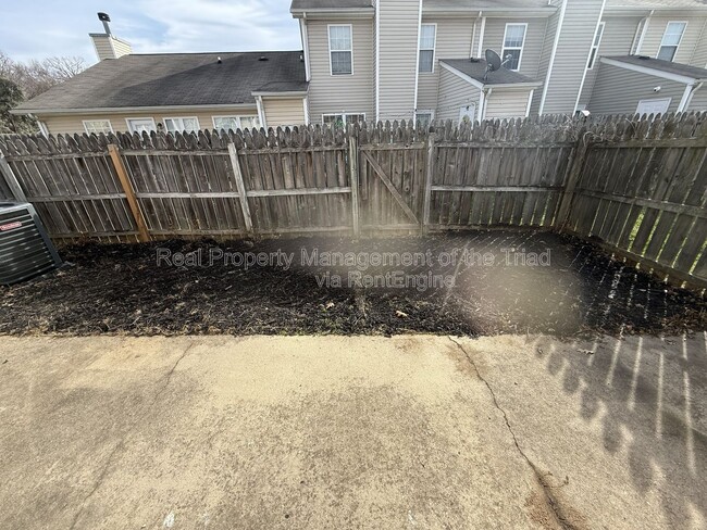 Building Photo - 5810 Battery Dr