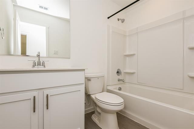 Building Photo - 2700 Mistwood Dr