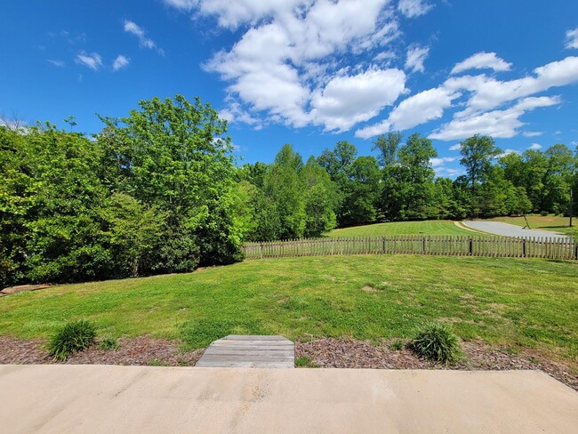 Building Photo - Stunning 4-Bedroom Home for Rent – Availab...