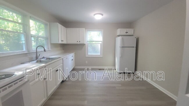 Building Photo - 3901 Newson Rd SW