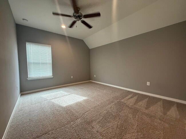 Building Photo - 105 Creve Core Dr