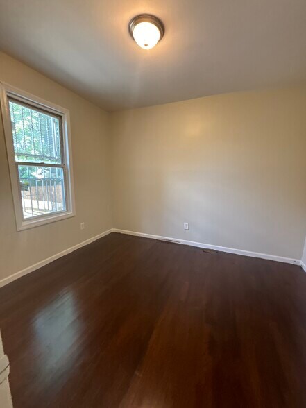 Unit 1 - 655 S 19th St