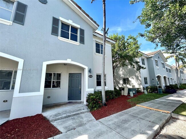 Building Photo - 3036 SE 15th Ave