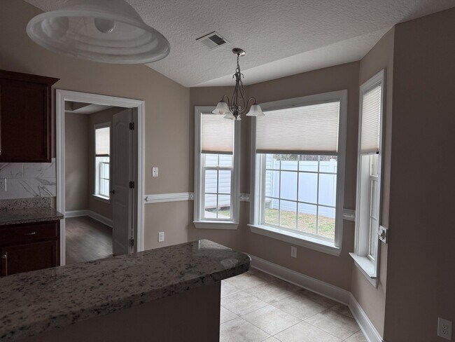 Building Photo - 301 Macarthur Dr