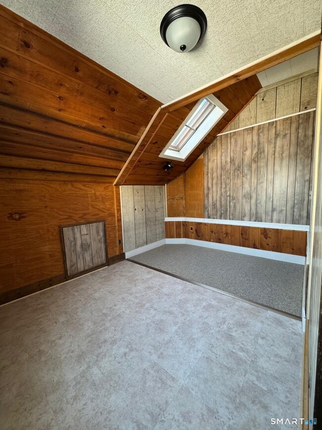 Building Photo - 87 Hill St