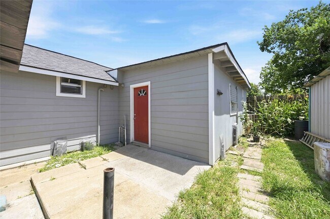 Building Photo - 9430 Avenue K Ave