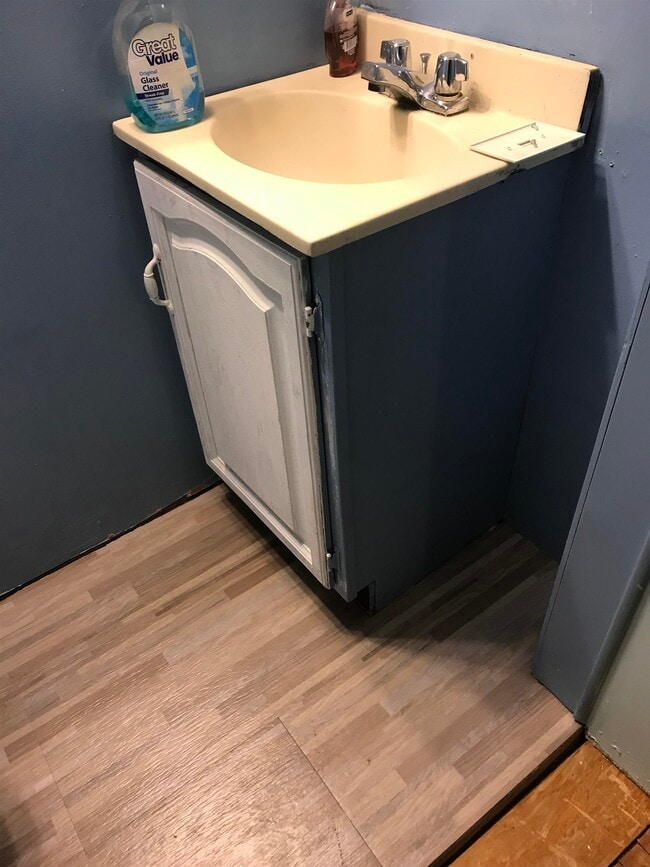 Building Photo - 293 Bear Hill Rd