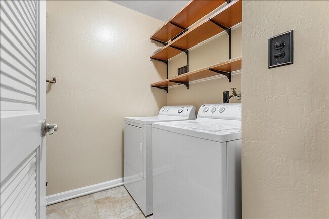 Building Photo - 3508 Savana Ln