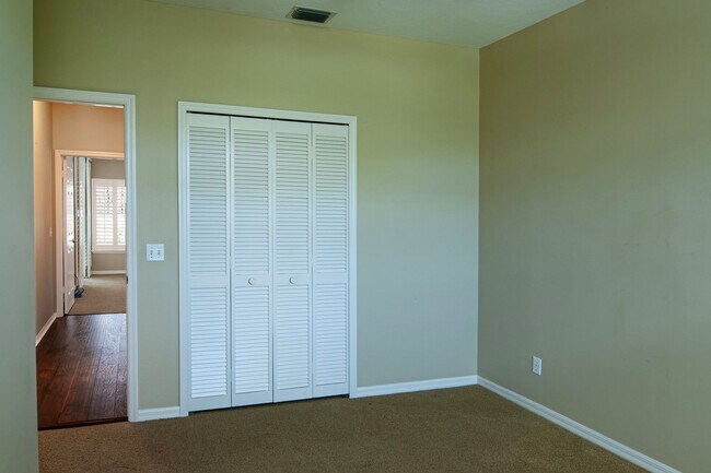 Building Photo - 710 Timber Ridge Trail SW