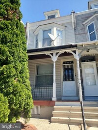 Building Photo - 1025 Mulberry St