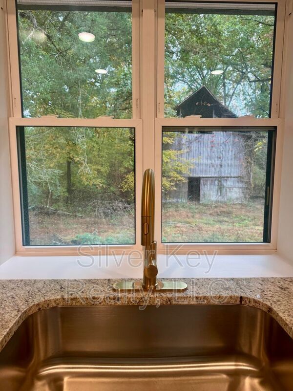 Building Photo - 2113 W Madison Ave