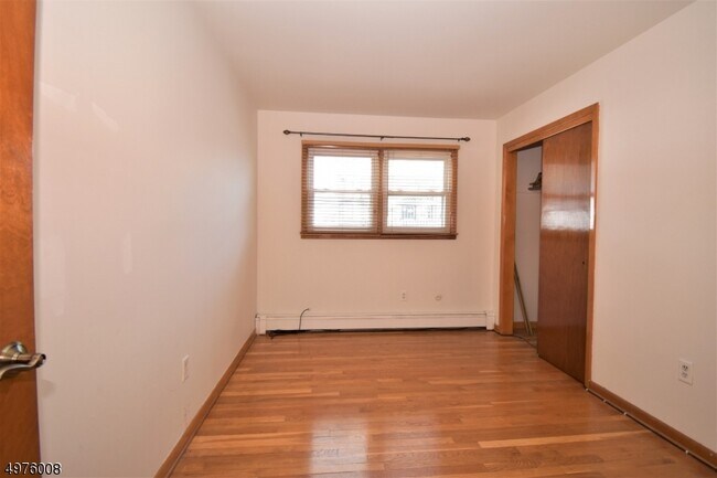 Building Photo - 284 Miller Ave