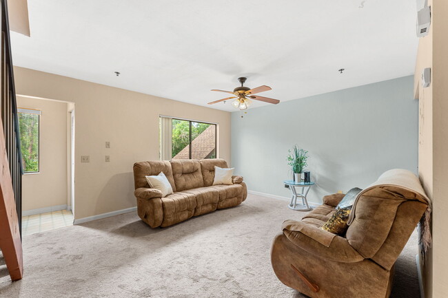 Building Photo - 7814 Shadowood Dr