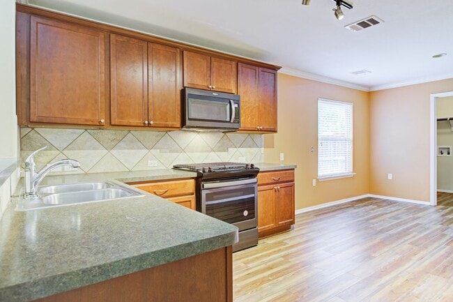 Building Photo - 7000 Crestone Rd
