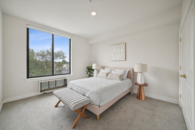 Building Photo - 45 S Grove St