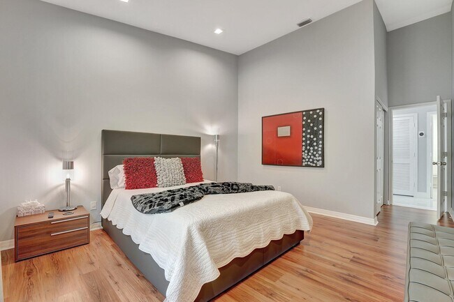 Building Photo - 23443 Mirabella Cir