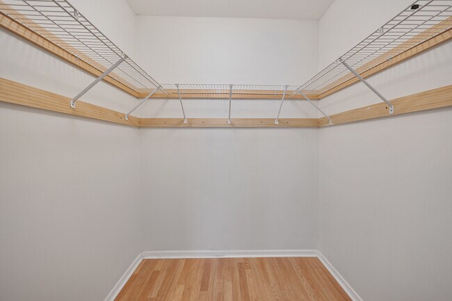 Building Photo - 93 N Victoria Ln