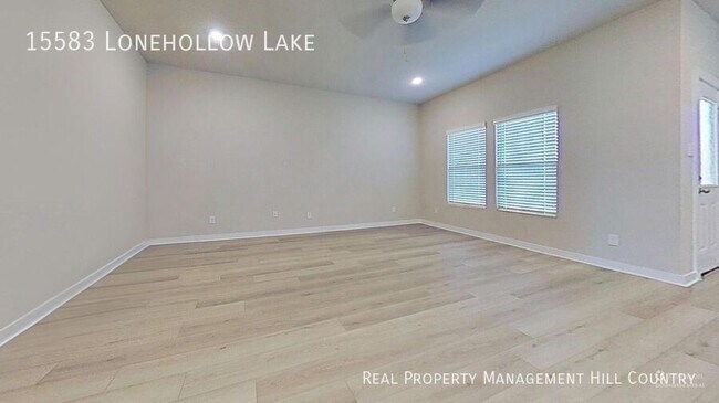 Building Photo - 15583 Lonehollow Lk