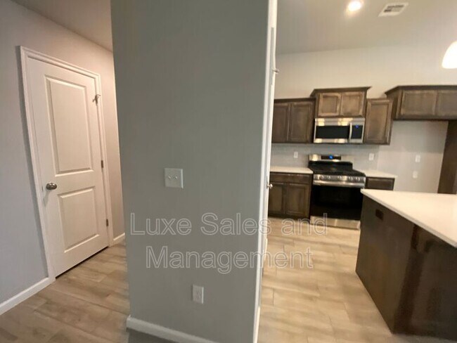 Building Photo - 8513 NW 77th Pl