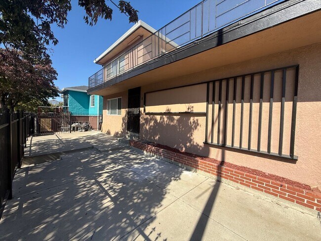 Building Photo - 301 Willard Ave