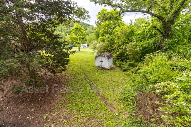 Building Photo - 513 Benton Cir
