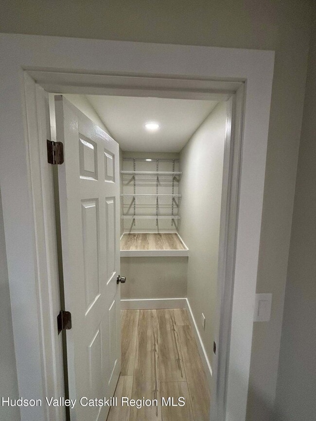 Building Photo - 13 Saugerties Manor Rd