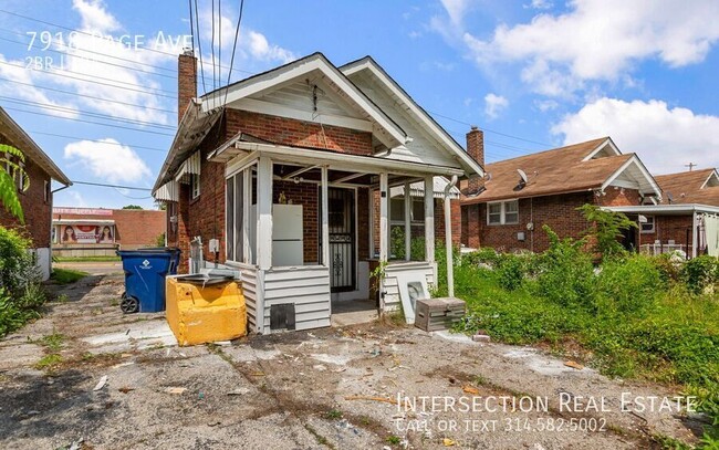 Building Photo - Charming 2-Bedroom Home with Modern Updates