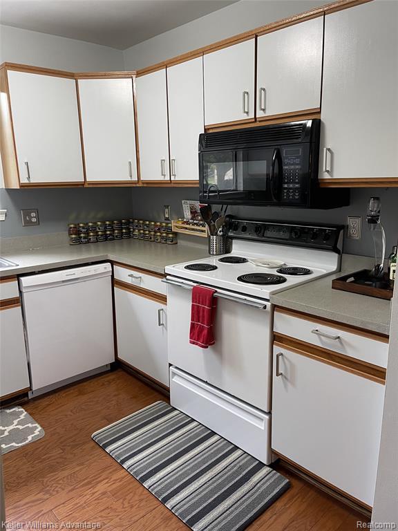 Building Photo - 42595 Lilley Pointe Dr