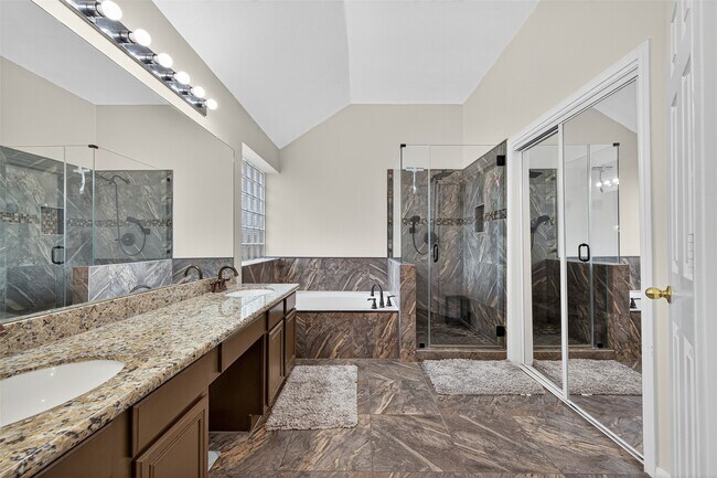 Building Photo - 7302 Foyer Cir