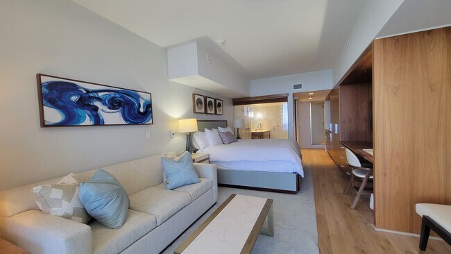 Building Photo - Highly Desirable STUDIO/1-Bath unit Long-T...