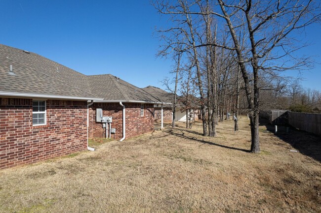 Building Photo - Updated Duplex