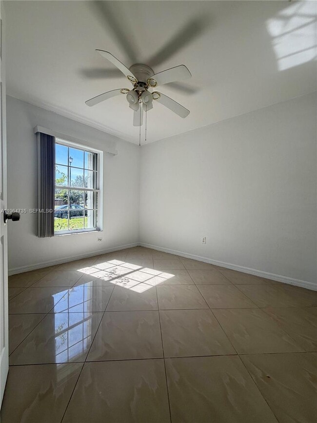 Building Photo - 15561 Spring Line Ln