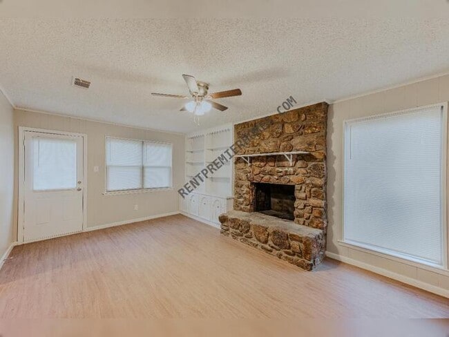 Building Photo - 7315 Russwood Ln E