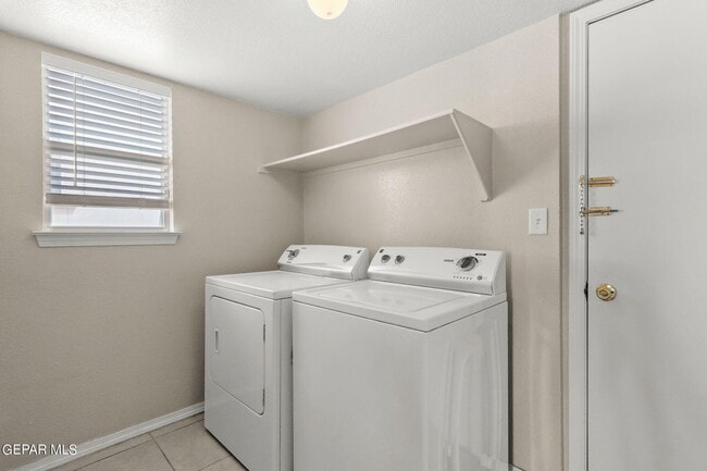 Building Photo - 6763 Dakota Ridge Dr