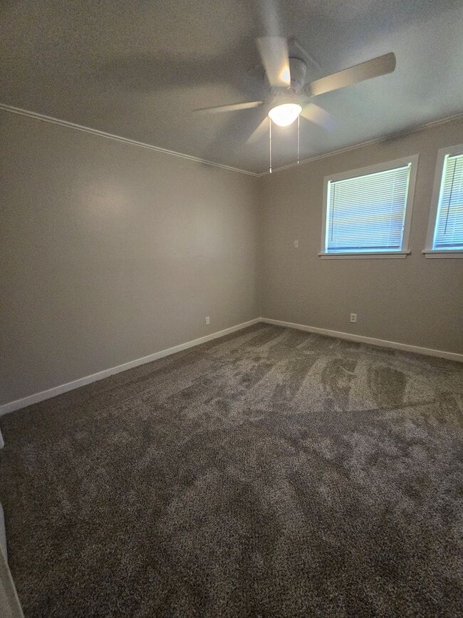 Building Photo - $300 Off 1st Month