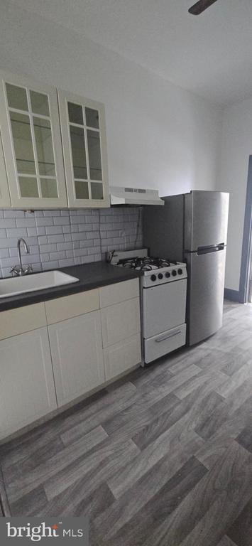 Building Photo - 3258 N Park Ave