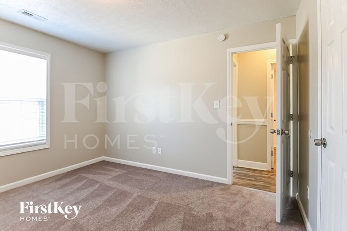 Building Photo - 1347 Brompton Ln