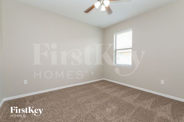 Building Photo - 8741 Hinsdale Heights Dr