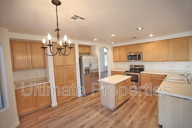 Building Photo - 20920 N 67th Dr