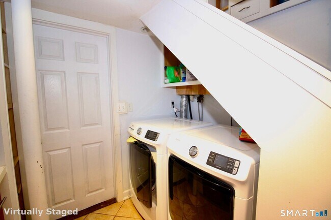 Building Photo - 25 Center Terrace