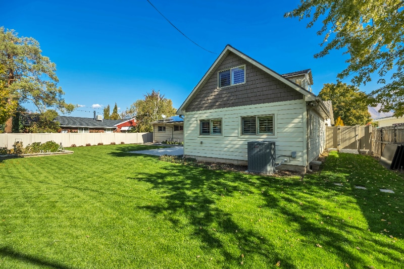 Building Photo - 3998 S Oliver Dr