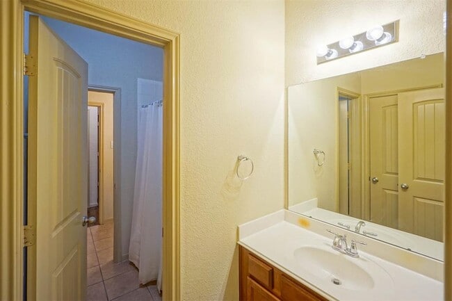 Building Photo - 6139 Grassy Haven Ln