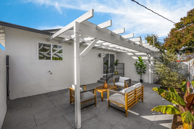 Building Photo - 3650 W 111th Pl