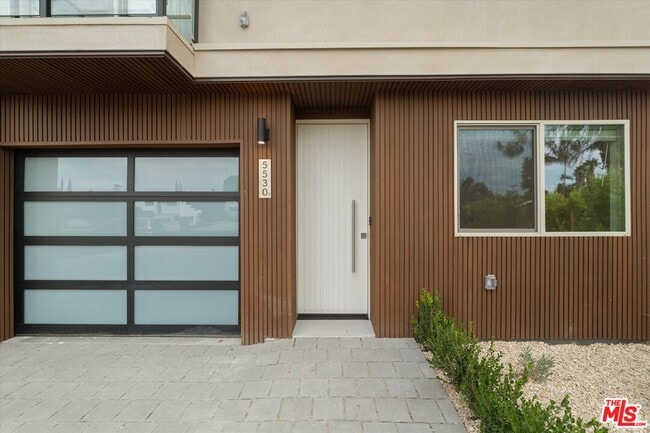 Building Photo - 5530 1/2 Sunnyslope Ave