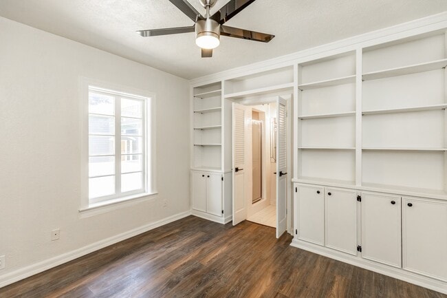 Building Photo - 118 N Caldwood Dr