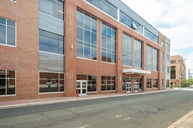 Building Photo - 46 E Main St