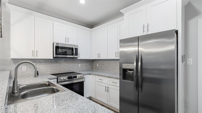 Building Photo - 6421 Osprey Dr