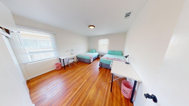 Building Photo - 4815 63rd St