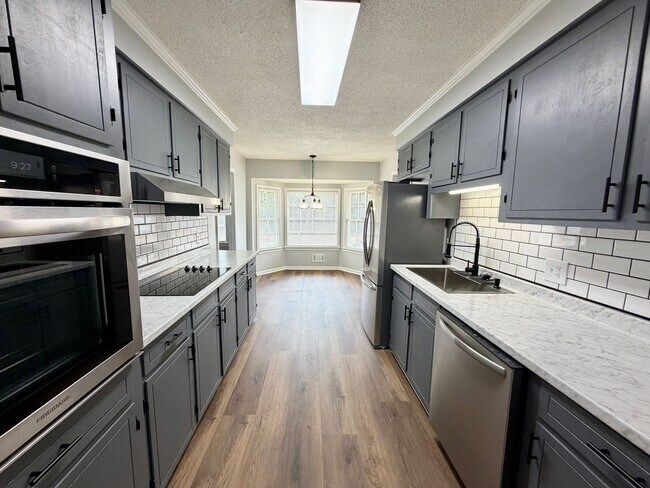 Building Photo - Irmo-Offering Self Guided Tour with RENTLY!