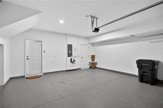 Building Photo - 1445 Creekside Cir NW